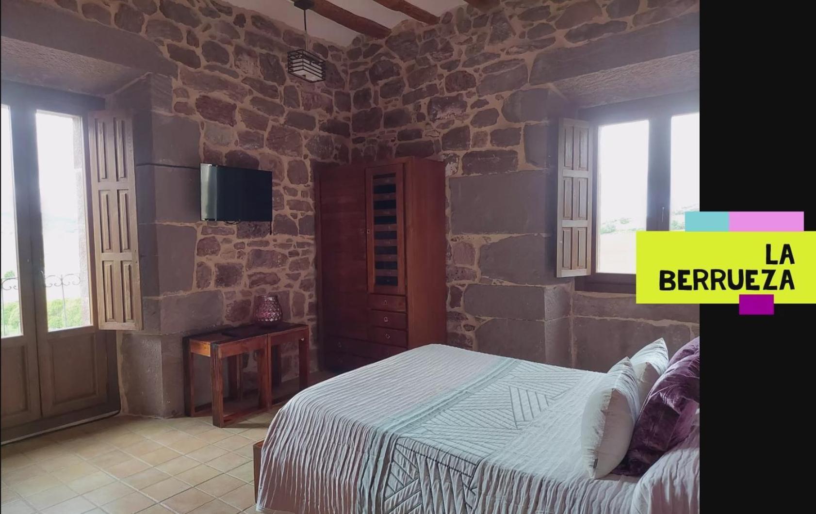 Hostal Rural Ioar Sorlada Ngoại thất bức ảnh